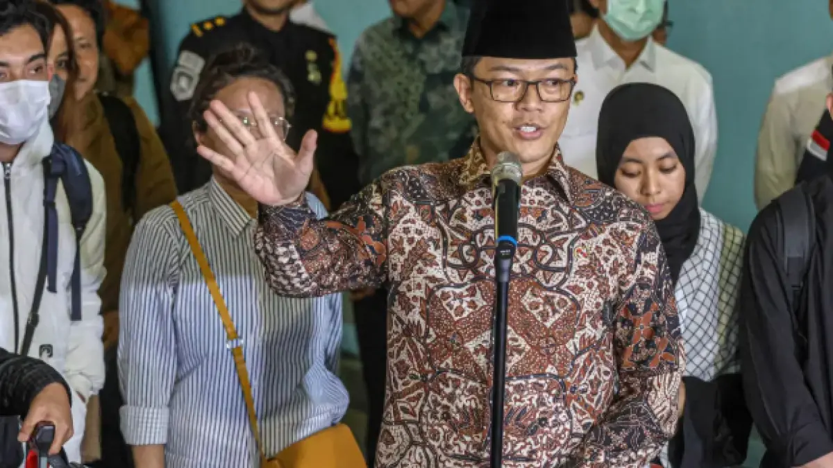 9 WNI yang sempat ditahan militer Israel dalam misi Global Sumud Flotilla 2.0 kini telah dibebaskan dan sedang dalam proses pemulangan ke Indonesia. (Jawa Pos)
