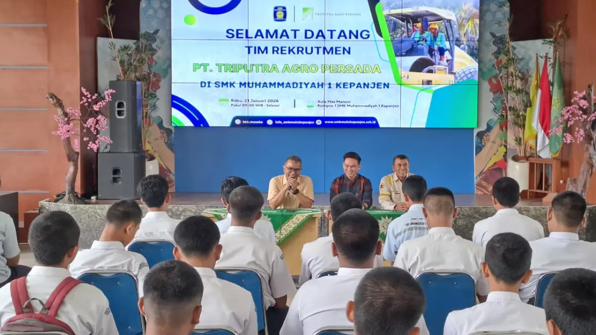 DILIRIK INDUSTRI: PT Triputra Agro Persada menyampaikan pemaparan untuk merekrut siswa kelas XII di Aula KH Mas Mansur SMK Muhammadiyah 1 Kepanjen beberapa waktu lalu.