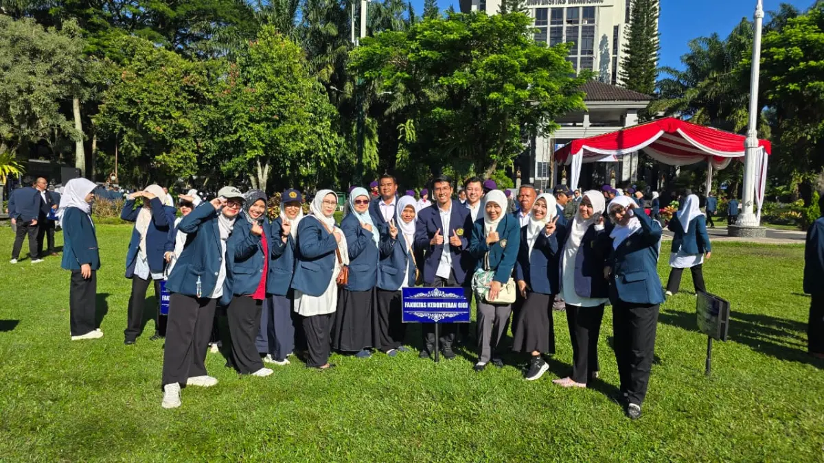 SEMANGAT: Sivitas akademika Fakultas Kedokteran Gigi Universitas Brawijaya (FKG UB).