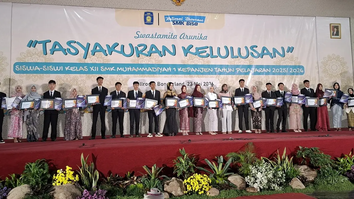 APRESIASI: Lulusan SMK Muhammadiyah 1 Kepanjen mendapat penghargaan setelah menorehkan prestasi dari berbagai kejuaraan. (Rahma Rohima Khulaidah/ Radar Kanjuruhan)