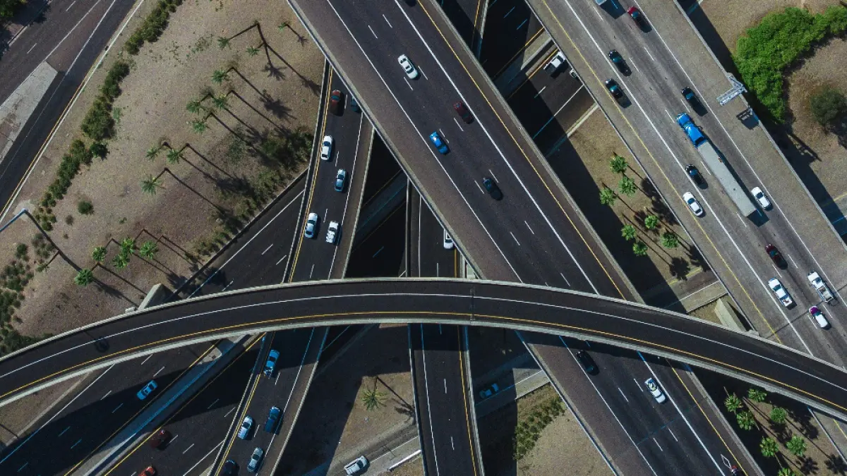 Ilustrasi Jalan Tol. (Sumber: Unsplash).