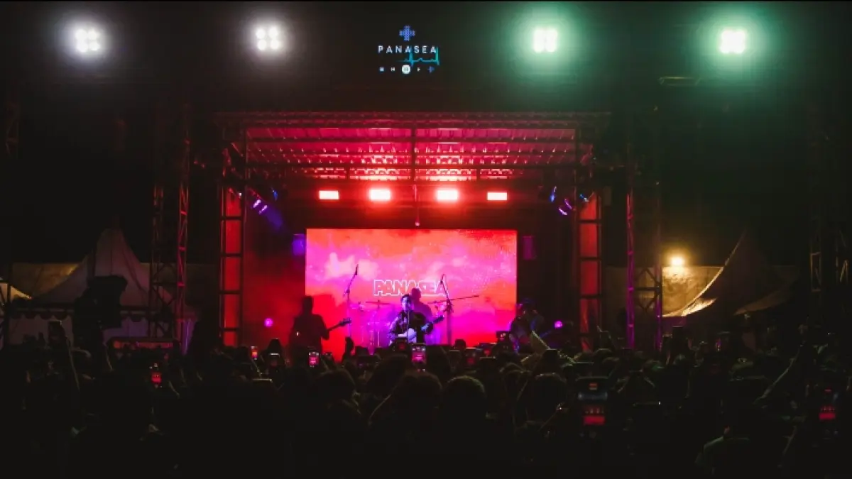 SEMARAK: Penampilan salah satu band dalam festival Gelombang Lokal.