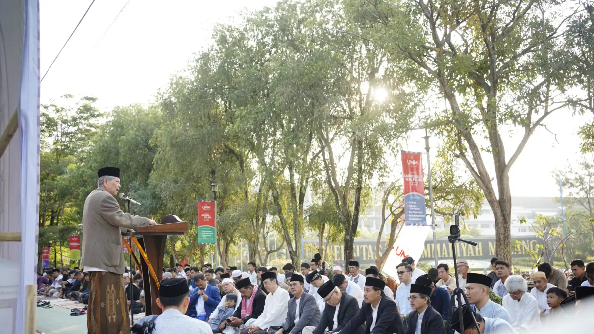 KRITIS: Wakil Ketua Majelis Diktilitbang PP Muhammadiyah, Prof. Dr. H. Achmad Jainuri, M.A saat memberikan ceramah.