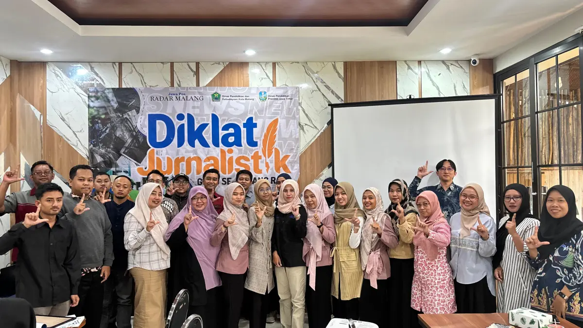 UPGRADE SKILL: Sebanyak 25 guru SMK se-Kabupaten Malang bersemangat mengikuti diklat jurnalistik di Ocean Garden Soekarno Hatta, Selasa lalu (26/5).