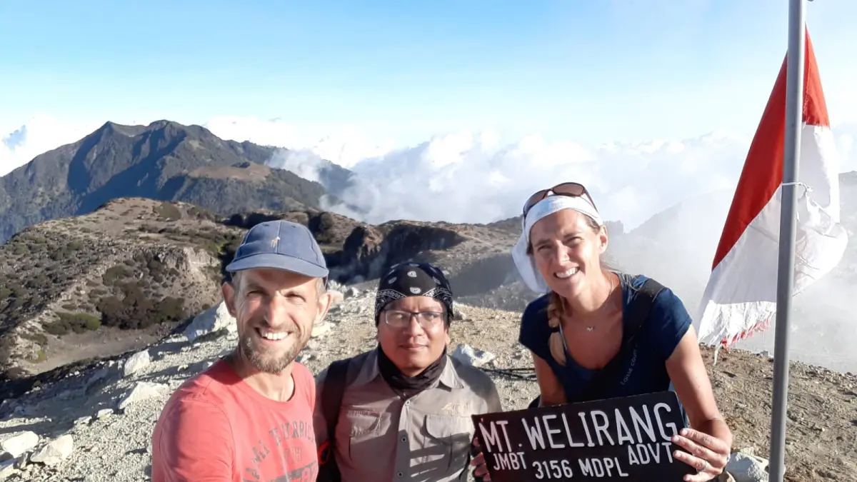 Choirul Rizal memandu pendaki asal Prancis di Gunung Welirang.(Dokumen Choirul Rizal)