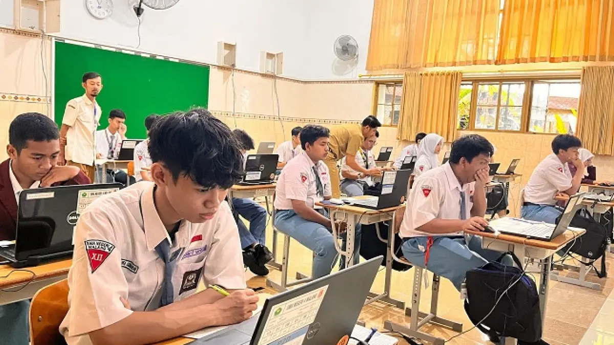 HASIL AKHIR: Siswa kelas akhir di SMAN 4 Kota Malang mengikuti latihan untuk SNBT, beberapa waktu lalu. (Nahdiatul Affandiah/Radar Malang)