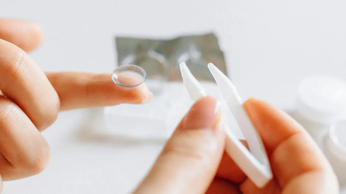 Kenapa Air Contact Lens Tidak Boleh Dipakai Berulang? Ini Penjelasannya (Source: Pexels)