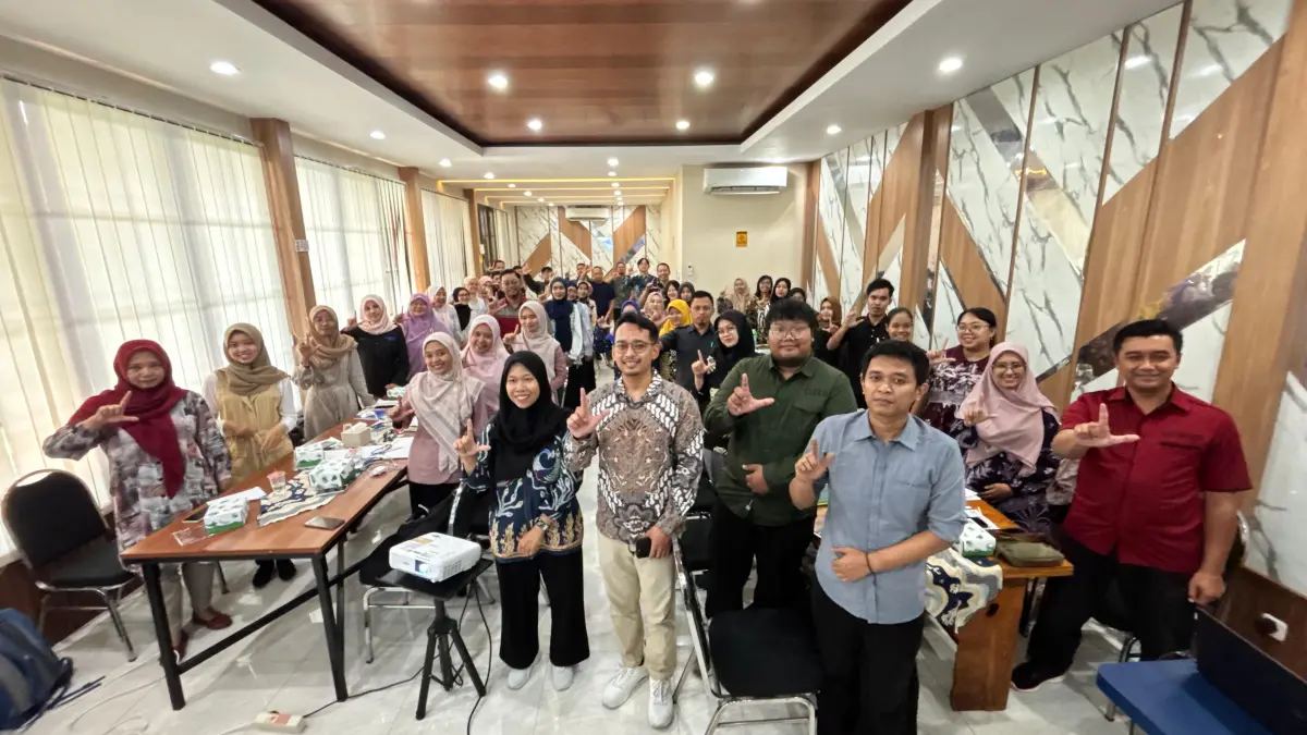 SALAM LITERASI: Seluruh peserta diklat jurnalistik yang digelar di Ocean Garden Soekarno Hatta.
