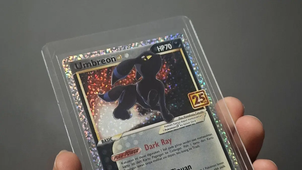 LANGKA: Kartu Pokémon bergambar karakter Umbreon paling sulit dicari dan harganya bisa tembus jutaan rupiah. (Istimewa)