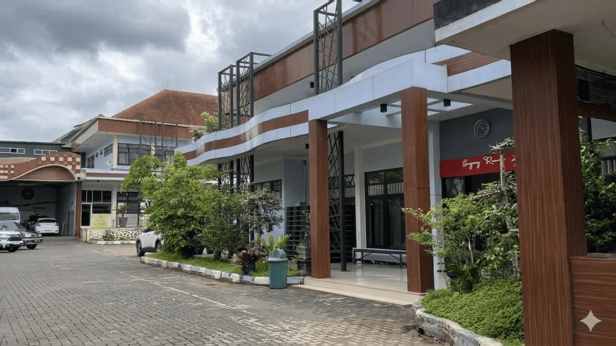 SMK Pusat Keunggulan di Malang Raya mengintegrasikan kurikulum berbasis industri untuk meningkatkan penyerapan kerja lulusan.