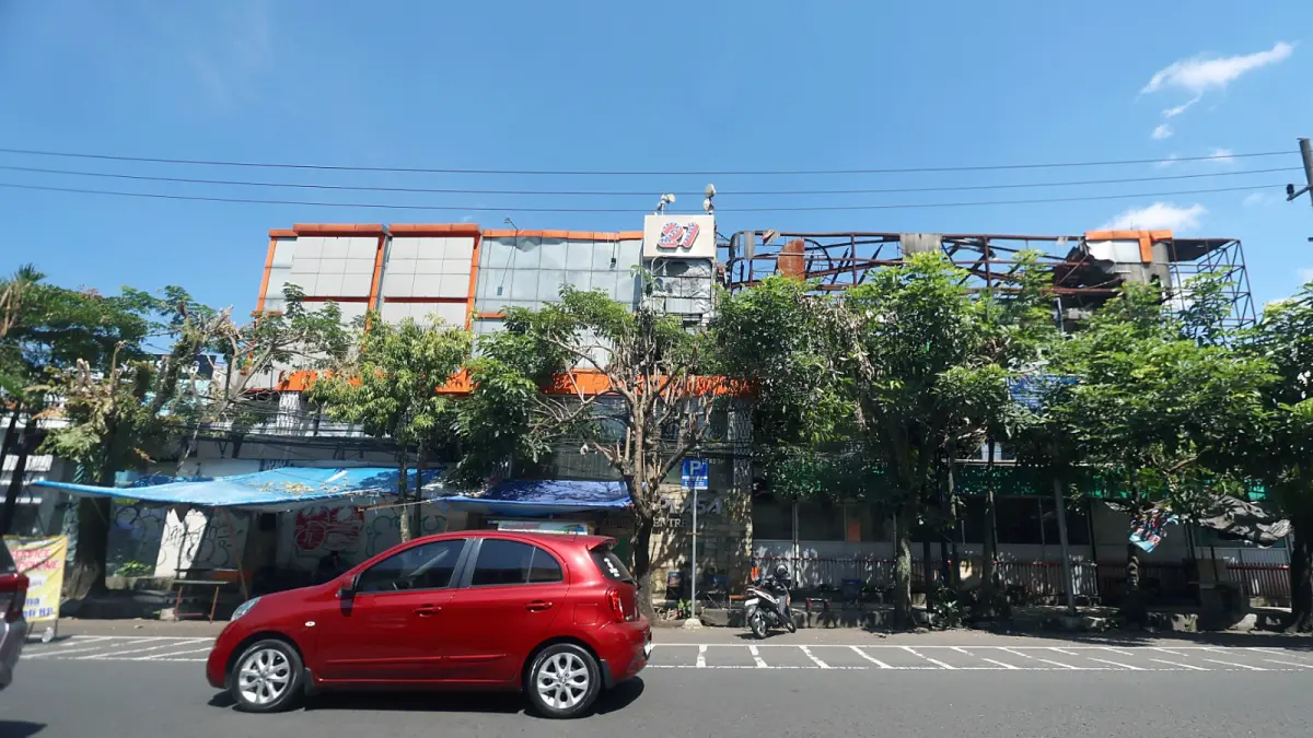 STATUS HGB: Malang Plaza di Jalan KH Agus Salim, Klojen dijual. Informasi penjualan tercantum di medsos akun properti Malang (DARMONO/RADAR MALANG).