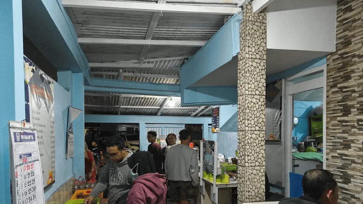 Suasana STMJ Pak Sentot di Malang (Source: Google photos)