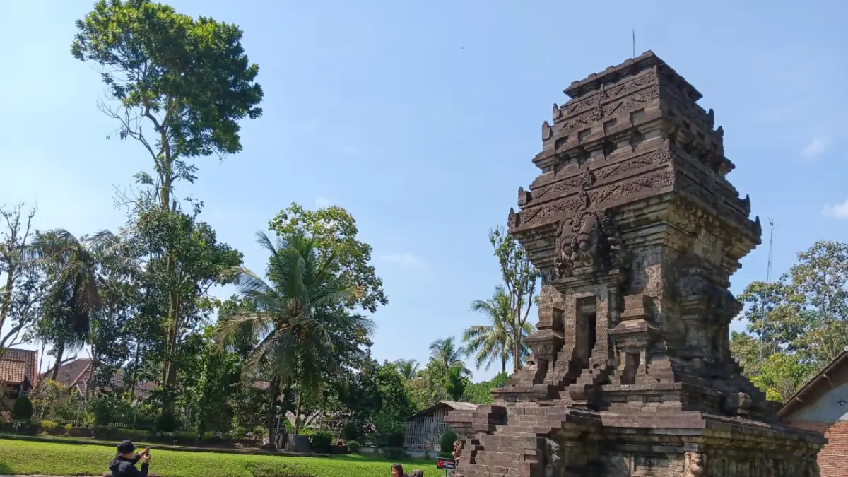 Candi Kidal, Tumpang, Kabupaten Malang.