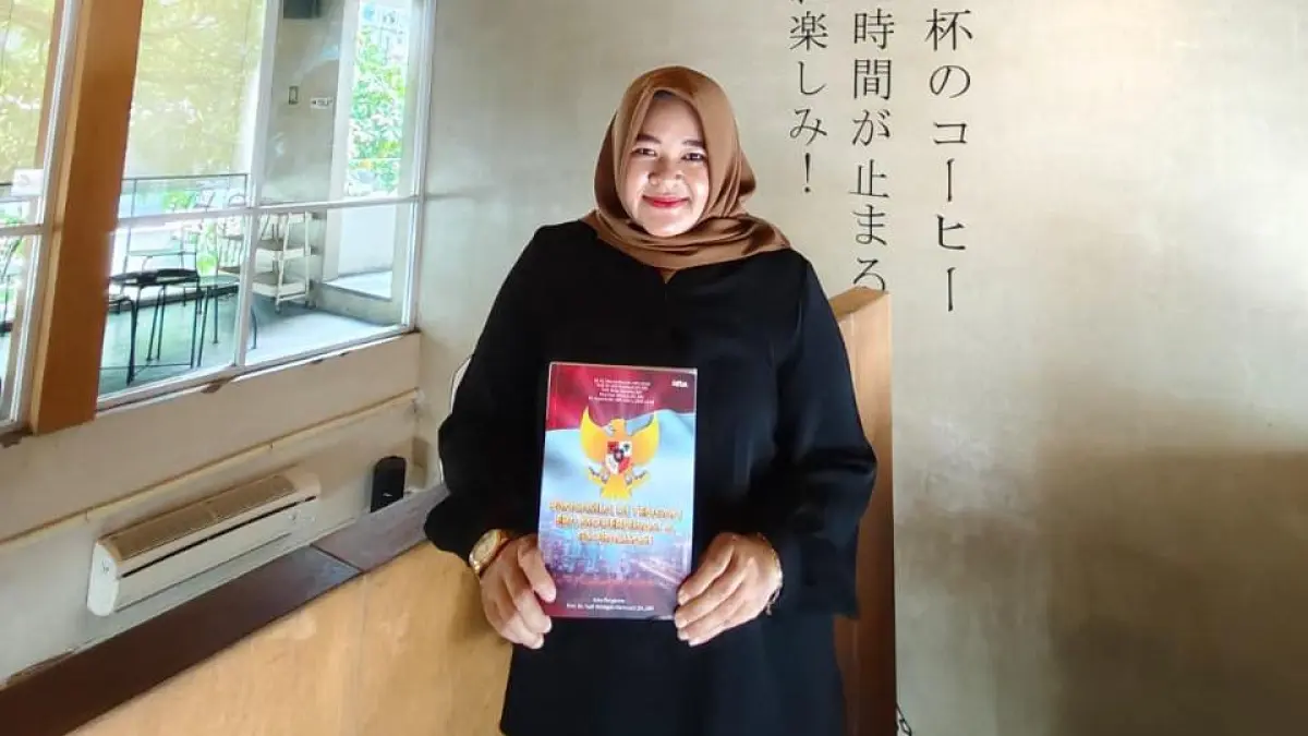 INSPIRATIF: Dr Rita Kartina, SH, MH, M.AP dan bukunya.