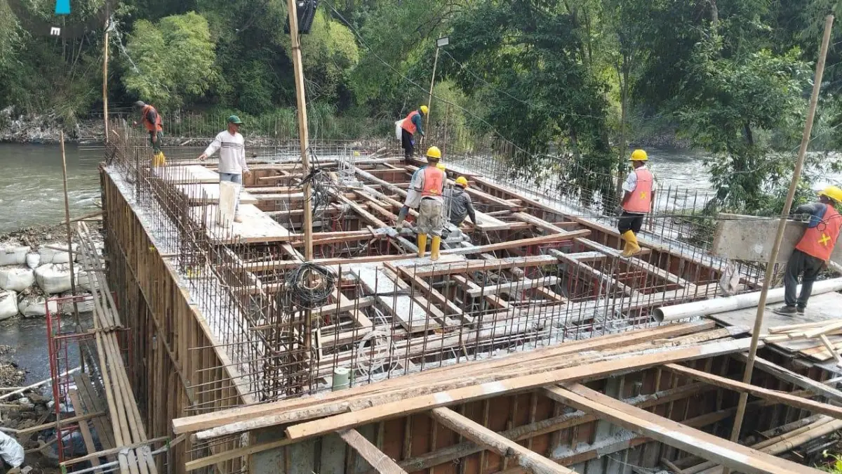 Proyek pembangunan SPAM di Kepanjen Malang.