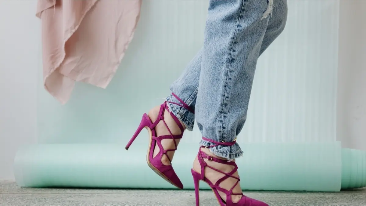 Rekomendasi High Heels Lokal untuk Wisuda, Cantik di Foto dan Nyaman di Kaki (Source: Pexels)