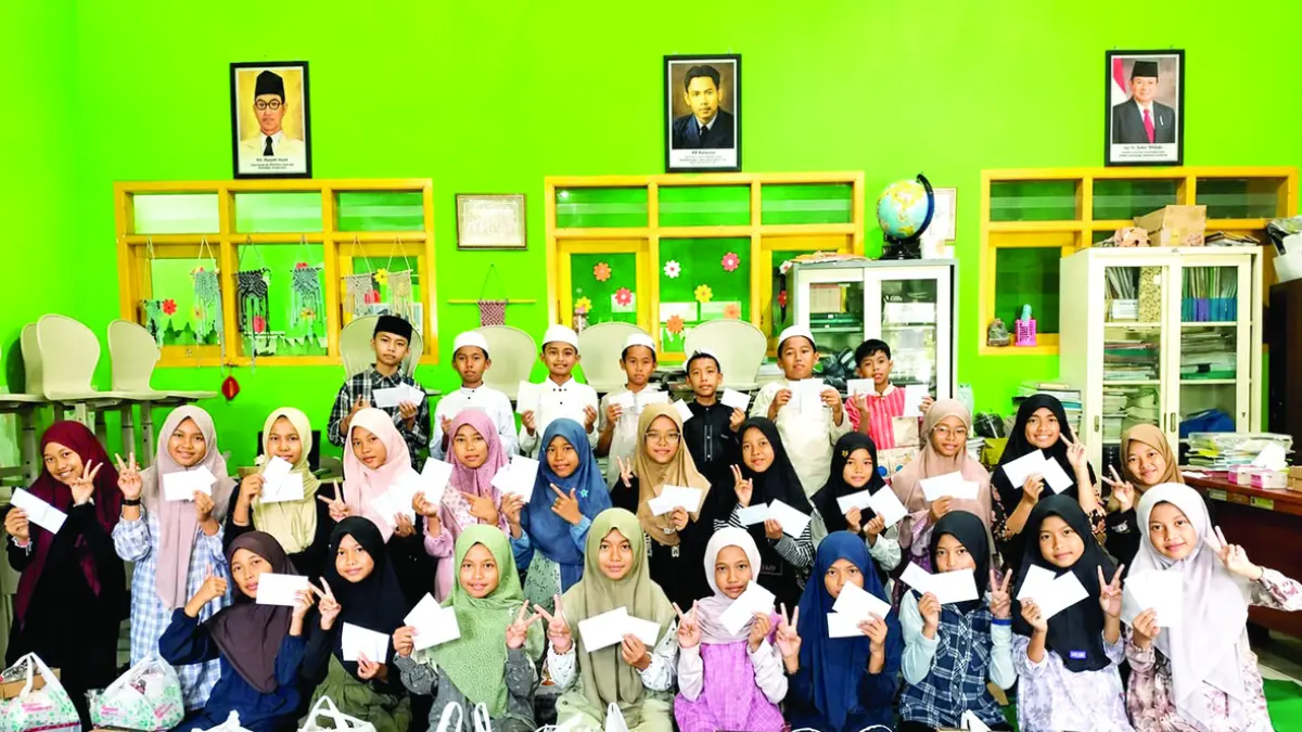 HARAPKAN BERKAH: Siswa MI Nurul Huda 1 Malang berhasil menyelesaikan Khatmil Quran dan Shalawat Nariyah 4.444 Kali sebelum menghadapi ujian akhir.