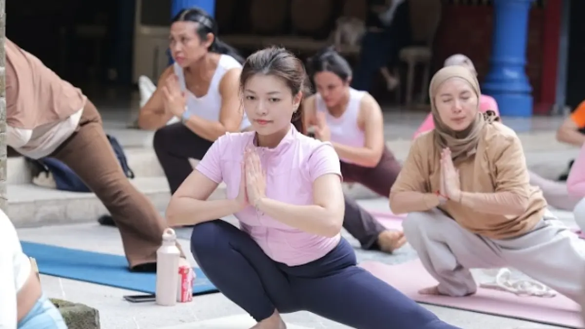 HARMONI: Berlokasi di tengah suasana tropis khas SaigonSan Garden, pengunjung diajak menikmati pengalaman wellness dengan yoga.