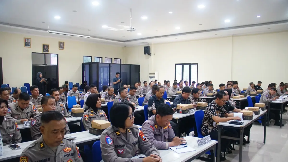 SIAP BERTUGAS: Personel Satlantas Polres Malang menjalani latihan Praoperasi Patuh Semeru 2026, Jumat (5/6). (Satlantas Polres Malang)