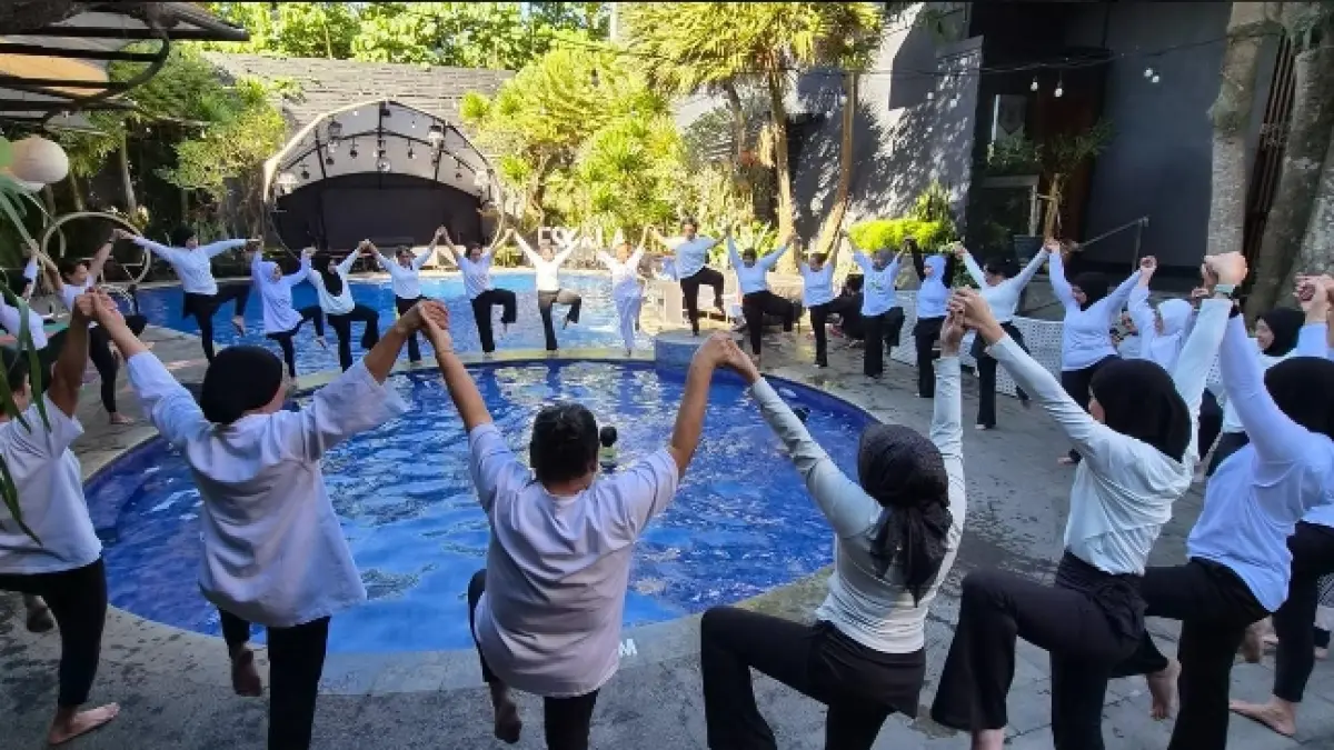 ENERGI POSITIF: Event international yoga day Aston Inn Batu.