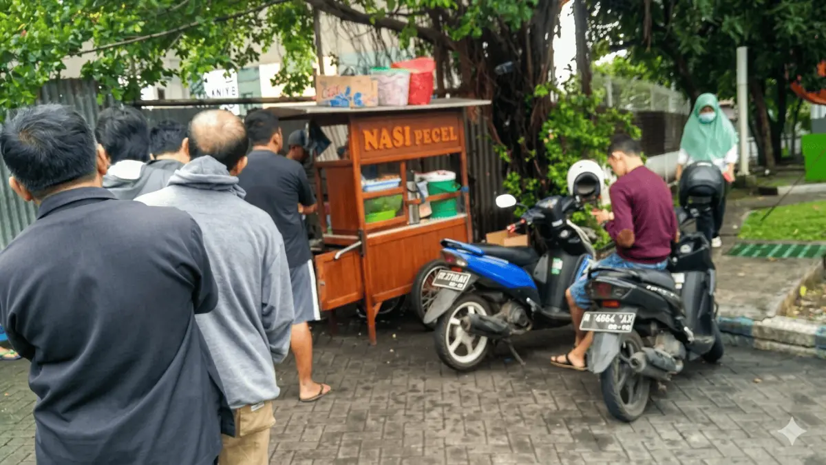 Nasi Pecel Pak Sukirno Kuliner Legendaris yang Tetap Ramai. (Andhy, Google Maps)