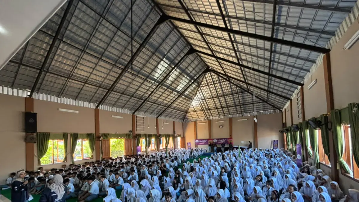 ANTUSIAS: 450 siswa SMAN 1 Dampit bersemangat mengikuti AXIS School Fest-Workshop yang diadakan PT XLSMART Telecom Sejahtera Tbk (XLSMART).