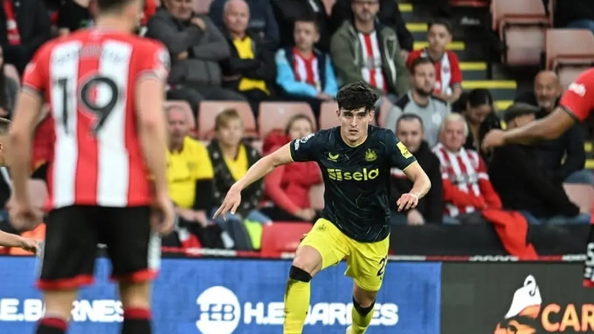 EKSPLOSIF: Tino Livramento dalam sebuah pertandingan bersama Newcastle United.