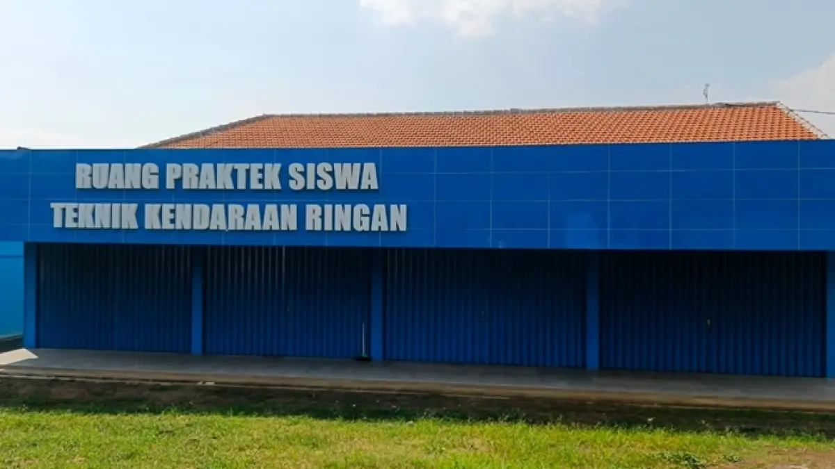KOLABORASI: Fasilitas penunjang belajar siswa SMK NEGA merupakan hasil partisipasi masyarakat wali murid.