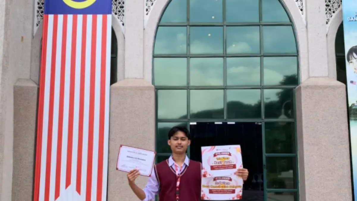 MEMBANGGAKAN: Mahameru Eki Musyamsu meraih tiga penghargaan dalam ajang Global Youth Innovation Summit (GYIS) 2026 yang diselenggarakan di Singapura dan Malaysia.