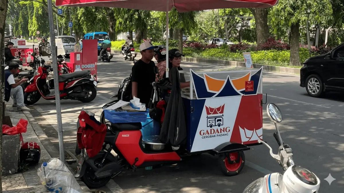 Konsep Gerobak Modern Bawa Masakan Padang Lebih Terjangkau. (Amazing Malang / Google Maps)