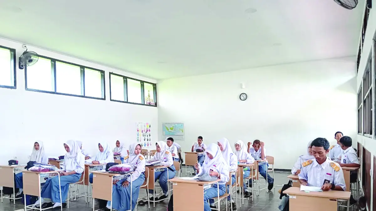 PEMBELAJARAN: Siswa Sekolah Rakyat Terintegrasi 47 Malang jenjang SMA mengikuti kegiatan belajar mengajar.