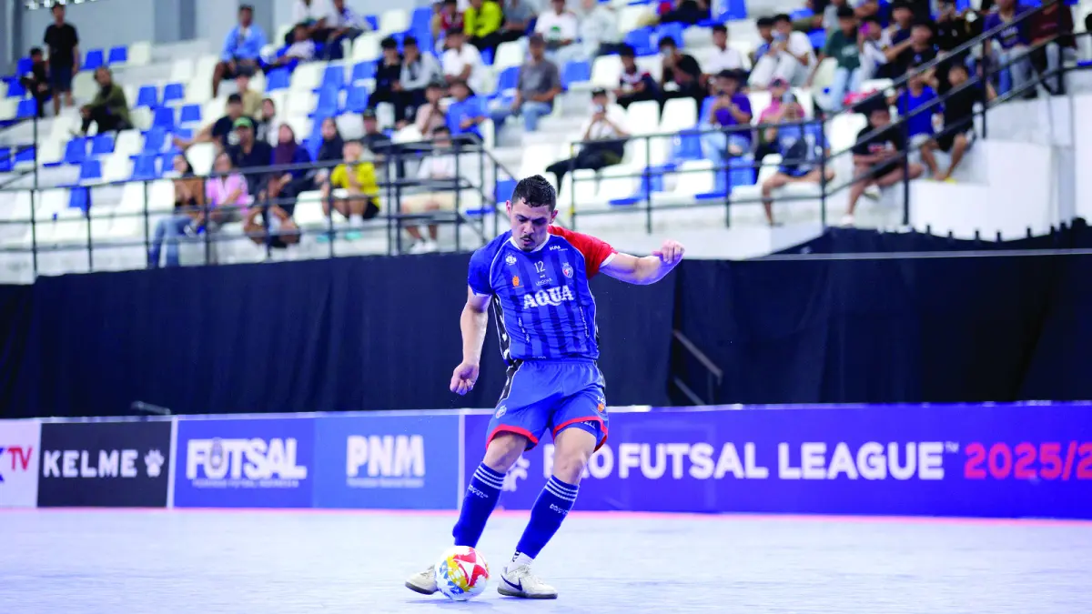 TAJAM: Wellington Pereira melepaskan tembakan ke gawang Bintang Timur Surabaya dalam laga PFL Series Tangerang, beberapa waktu lalu.