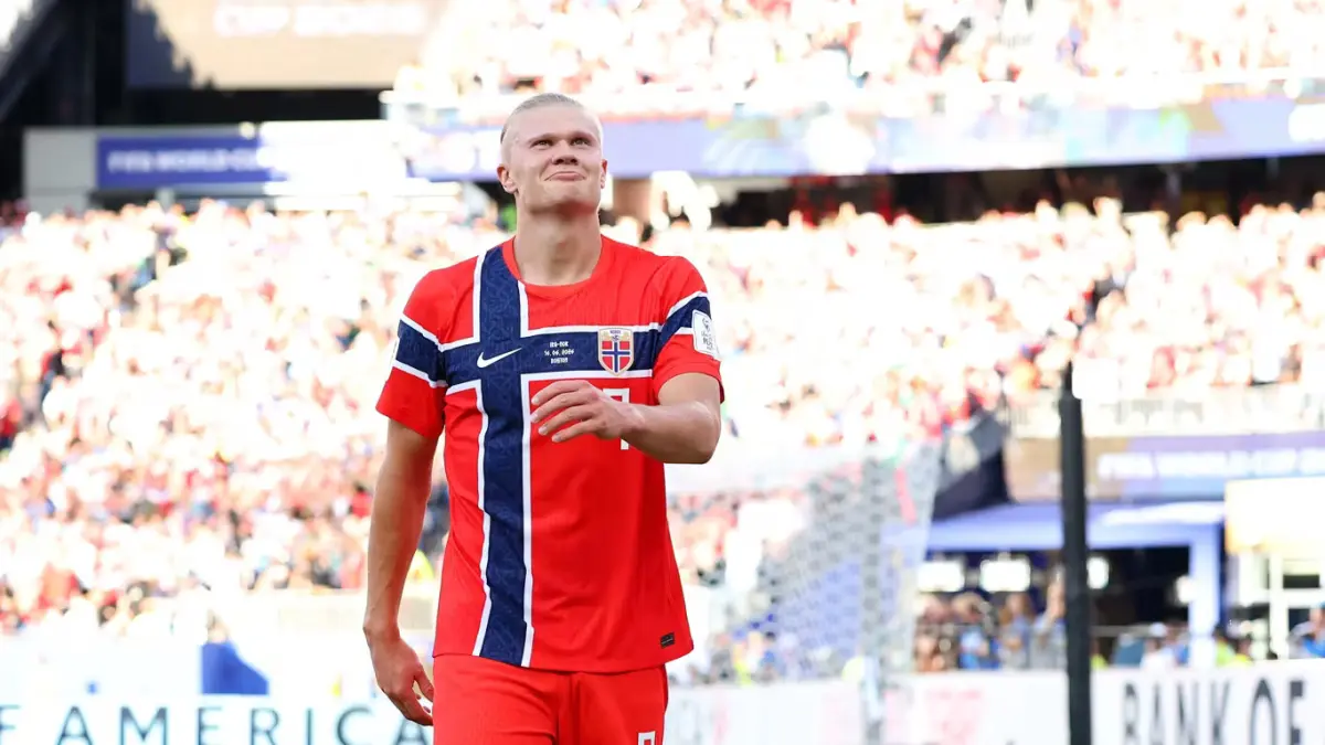 ERLING HAALAND: Mencetak Dua Gol saat Melawan Irak di Laga Pembuka Grup I (Sumber: FIFA).
