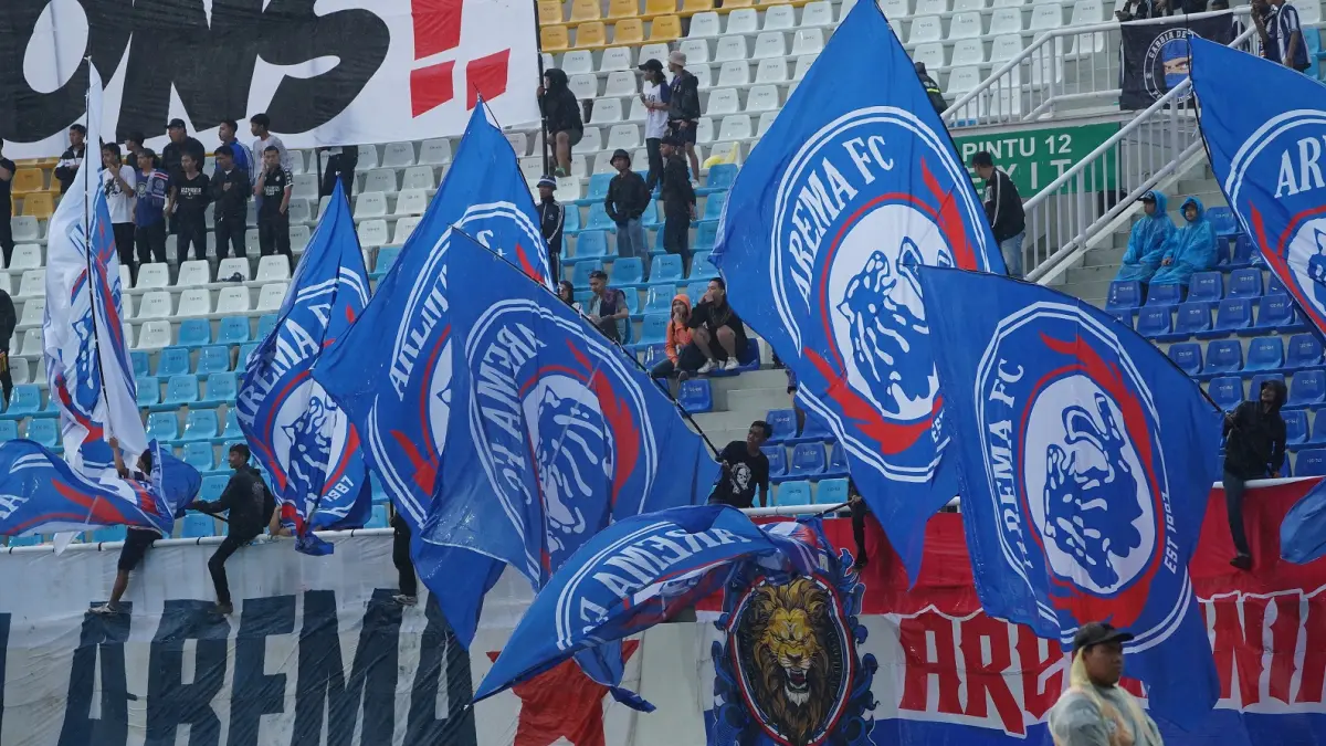 Aremania mendukung Arema FC di Stadion Kanjuruhan. (Istimewa)