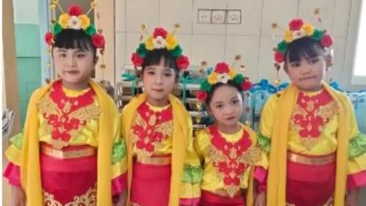 SELARAS: Penampilan grup tari TK PKK Harapan Bangsa saat pentas seni dan pelepasan siswa Kelompok B.
