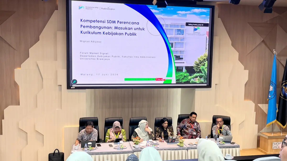 BERLANGSUNG SUKSES: Jajaran pakar dari beragam latar belakang melakukan review kurikulum di enam Prodi FIA UB, pada Rabu, 17 Juni lalu. FOTO: Nahdiatul Affandiah/Radar Malang