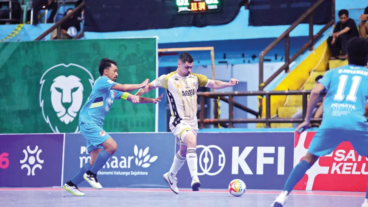 INGIN LEBIH TAJAM: Wellington Pereira (kanan) berusaha melepaskan tembakan dalam laga Pro Futsal League, beberapa waktu lalu.