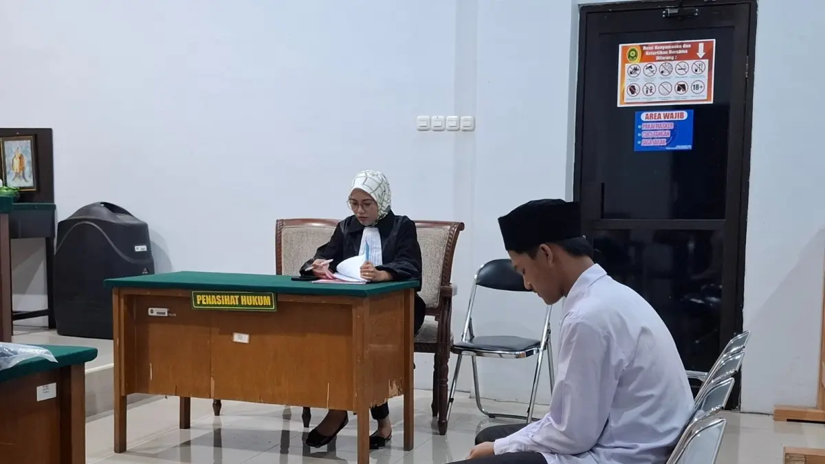 Terdakwa menjalani persidangan