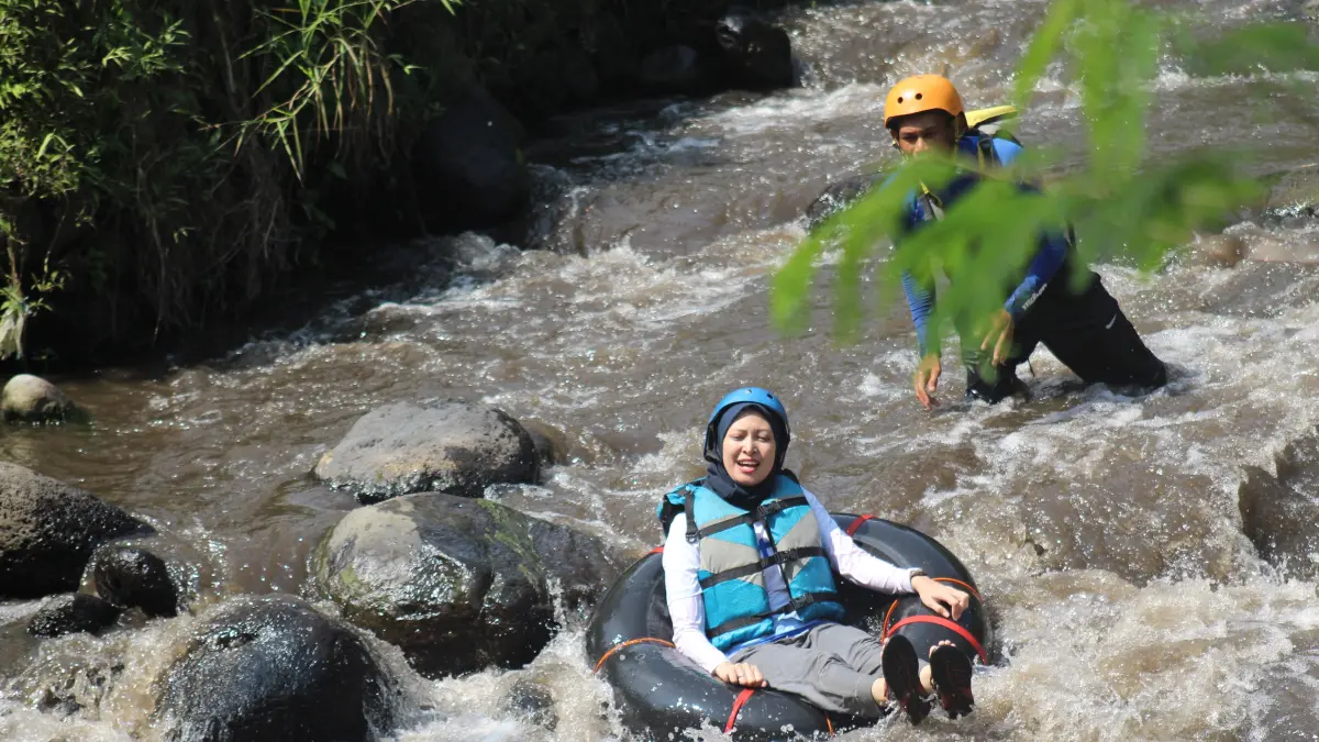 SERU: Arena tubing di Desa Wringinanom, Kecamatan Poncokusumo, Kabupaten Malang.