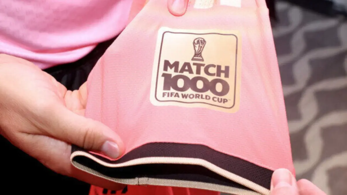 FIFA menyiapkan jersey wasit khusus untuk laga ke-1.000 Piala Dunia (Instagram @fifa).