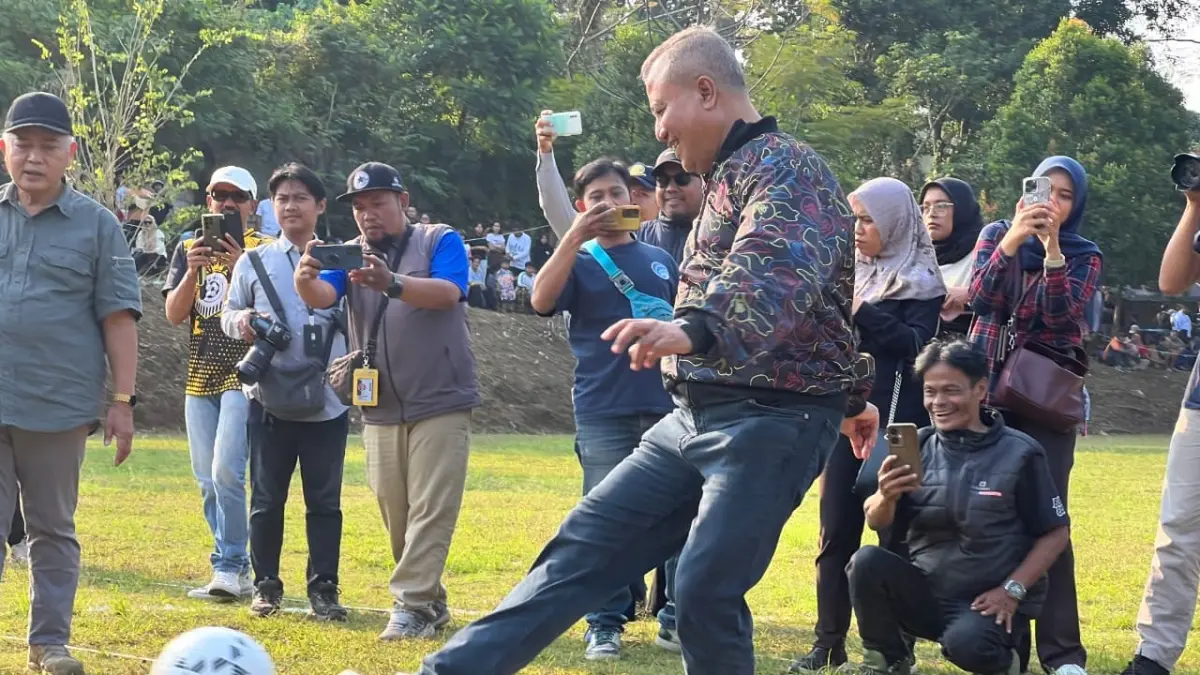 Anggota DPRD Jatim asal Malang Raya Siadi membuka turnamen