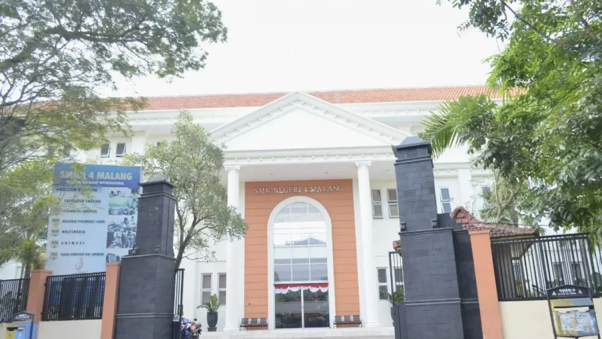DISERBU PENDAFTAR: SMKN 4 Malang jadi salah satu sekolah dengan jumlah pendaftar SPMB terbanyak. (smkn4malang.sch.id)
