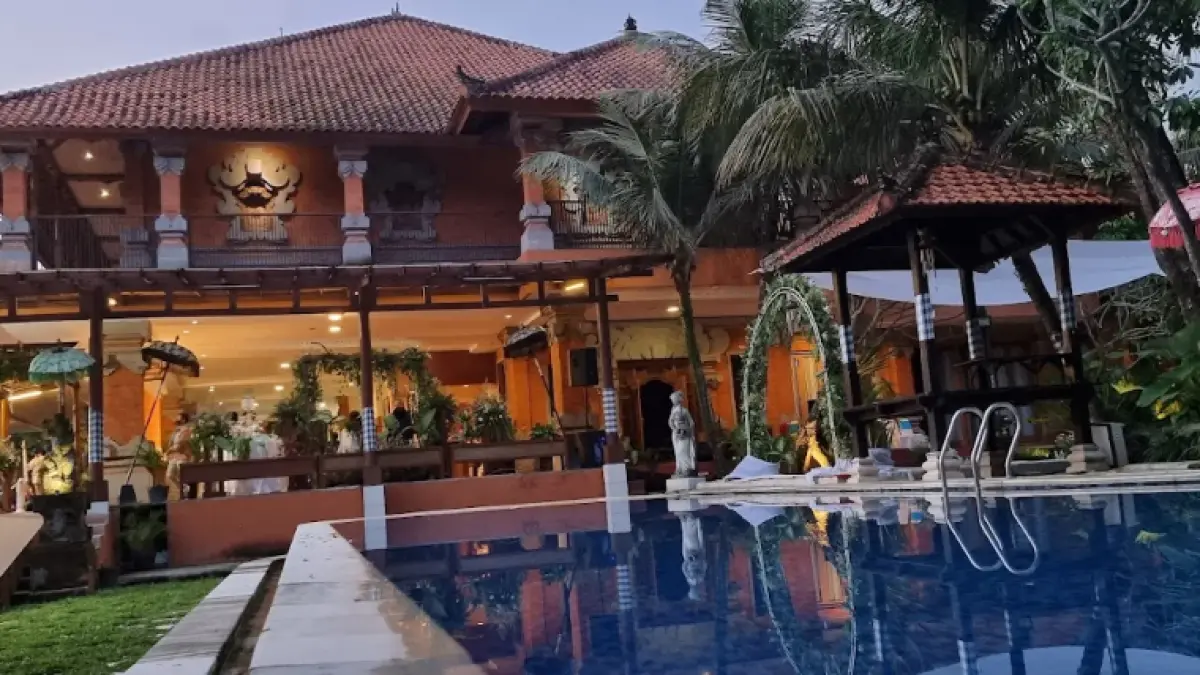 Kolam renang di Ubud Cottage Malang (Sumber: Gmaps @IpongKezia)