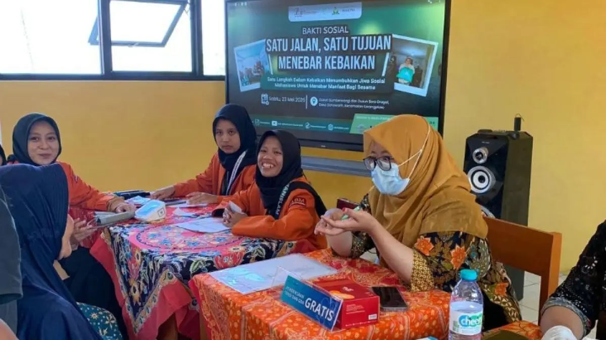 PEDULI: UKM Kerohanian STIE Malangkucecwara menggelar bakti sosial bersama RS Prasetya Husada.