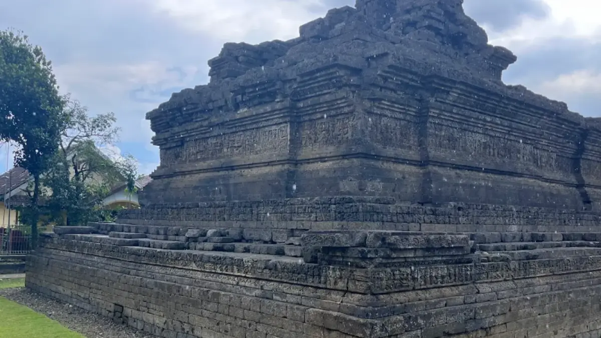 Candi Badut (Sumber: Gmaps @Hendro Sukarso)
