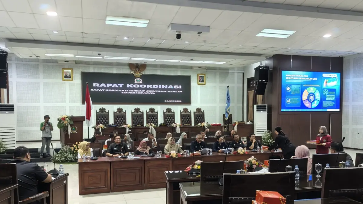 FOKUS: Rapat Koordinasi (Rakor) antara DPRD Kota Malang dan Pemkot Malang membahas anggaran premi BPJS Kesehatan atau program Universal Health Coverage di gedung dewan, kemarin. (foto: Andika SP for Radar Malang)