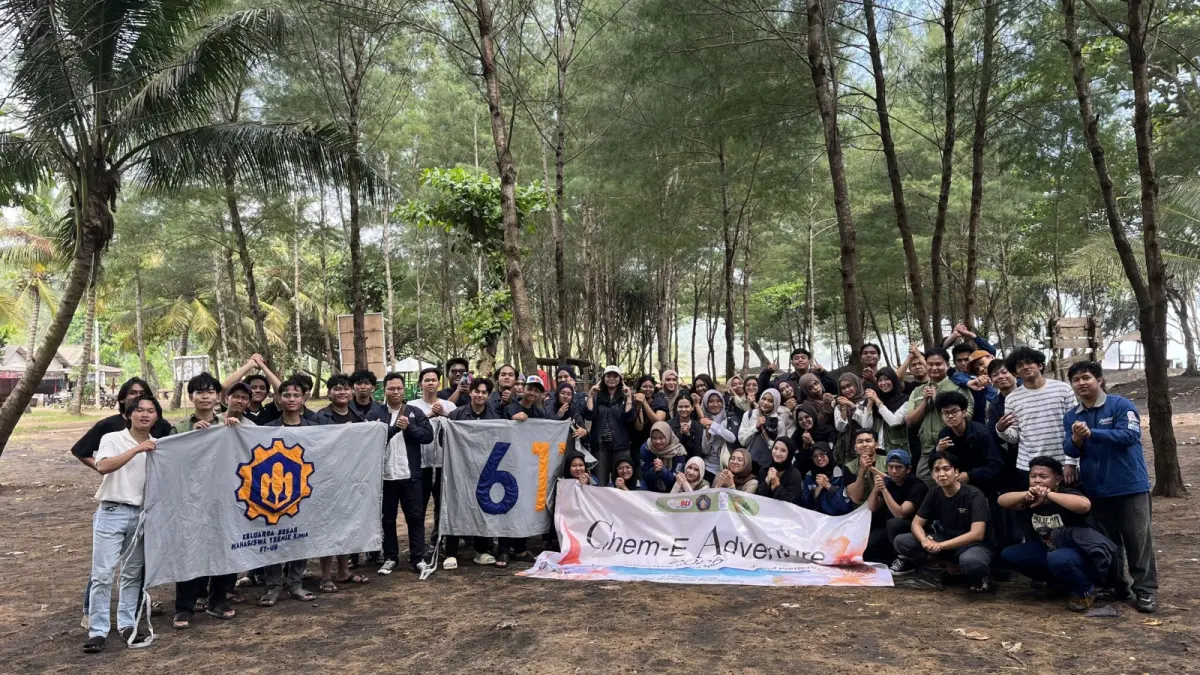 TERJUN LANGSUNG: HMTK FTUB melaksanakan kegiatan pengabdian kepada masyarakat dan pelestarian lingkungan melalui program Chem-E Adventure 2026.