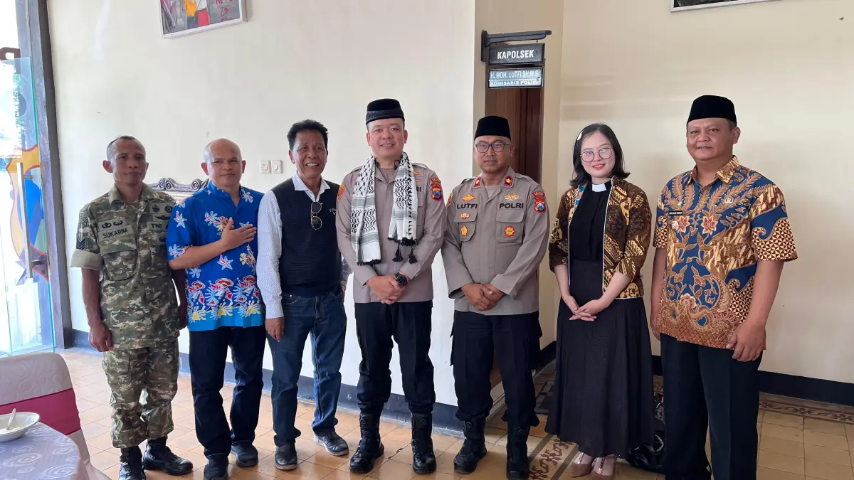 LINTAS SEKTOR: Kapolres Malang serta sejumlah pihak dalam presmian Masjid Budi Irianti, Gedung Tathya Dharaka, serta Taman Sulipah Presisi.