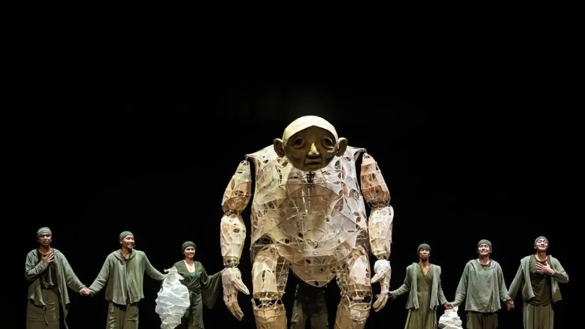 Penampilan Papermoon Puppet Theater di festival internasional Theater der Welt 2026 di Kota Chemnitz, Jerman. (Dok. Instagram Papermoon Puppet Theater )
