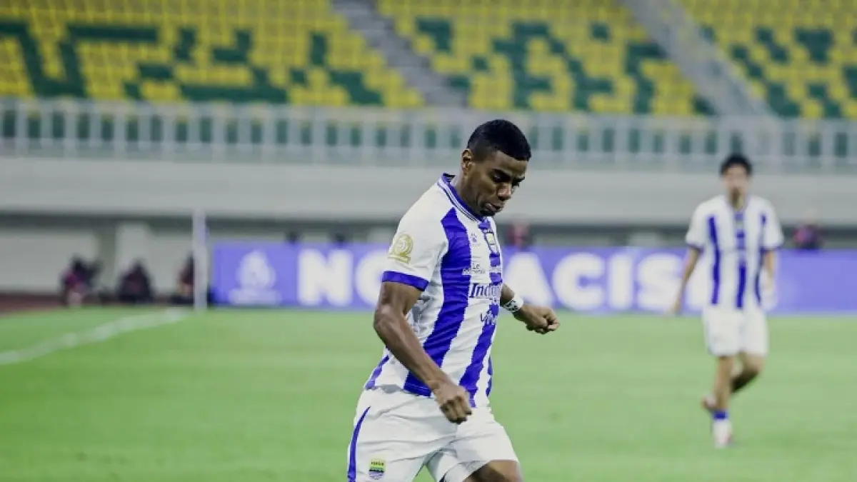 MENJANJIKAN: Uilliam Barros saat tampil bersama Persib Bandung melawan Dewa United Banten FC di Stadion Internasional Banten, 20 April lalu.